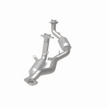 Load image into Gallery viewer, MagnaFlow Direct Fit Catalytic Converter 96-99 Taurus 3.4L Front C