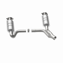 Load image into Gallery viewer, MagnaFlow Direct Fit Catalytic Converter Raider 2006 8 4.7L