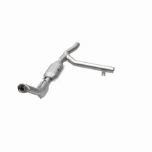 Load image into Gallery viewer, MagnaFlow Direct Fit Catalytic Converter 01 Ford Trucks 4.6L