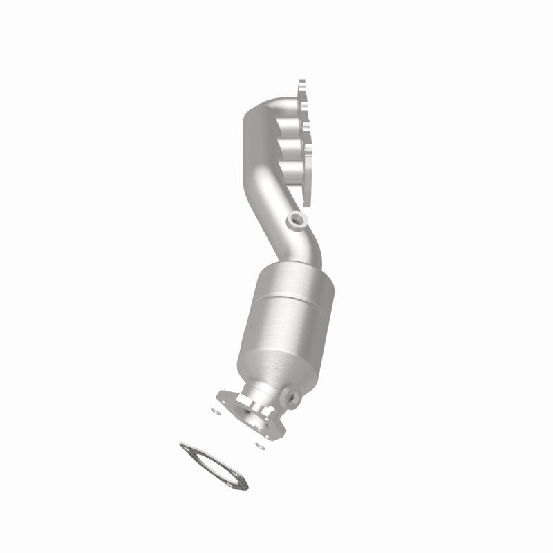 MagnaFlow Direct Fit Catalytic Converter 02-04 VW Passat 4.0L