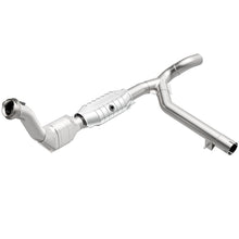 Load image into Gallery viewer, MagnaFlow Direct Fit Catalytic Converter 99-00 Ford Exped 4.6L