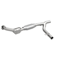 Load image into Gallery viewer, MagnaFlow Direct Fit Catalytic Converter 99-00 Ford Trucks 5.4L