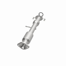 Load image into Gallery viewer, MagnaFlow Direct Fit Catalytic Converter 14-15 Toyota Highlander 3.5L