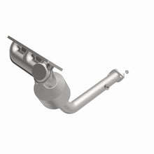 Load image into Gallery viewer, MagnaFlow Direct Fit Catalytic Converter 02-03 Freelander 2.5L