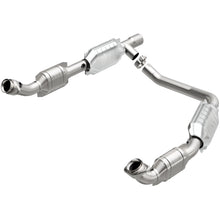 Load image into Gallery viewer, MagnaFlow Direct Fit Catalytic Converter 06 Ford E350 Van 5.4L