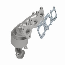 Load image into Gallery viewer, MagnaFlow Direct Fit Catalytic Converter 13-14 Santa Fe 3.3L Manifold
