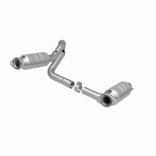 Load image into Gallery viewer, MagnaFlow Direct Fit Catalytic Converter Raider 2006 8 4.7L