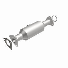 Load image into Gallery viewer, MagnaFlow Direct Fit Catalytic Converter OEM 2001-2002 Acura MDX/2003-2004 Honda Pilot Underbody