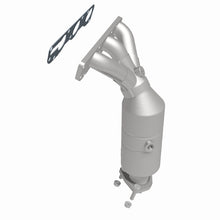 Load image into Gallery viewer, MagnaFlow Direct Fit Catalytic Converter 04-05 Suzuki Verona 2.5L