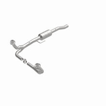Load image into Gallery viewer, MagnaFlow Direct Fit Catalytic Converter 00 Dodge Durango 5.2/5.9L