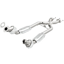 Load image into Gallery viewer, MagnaFlow Direct Fit Catalytic Converter 96-98 4.6L *California*