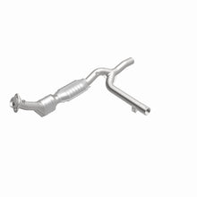 Load image into Gallery viewer, MagnaFlow Direct Fit Catalytic Converter 01-03 F150 5.4 Passenger Side OEM