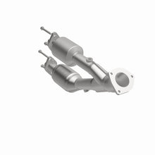 Load image into Gallery viewer, MagnaFlow Direct Fit Catalytic Converter 00-01 Cherokee 4L frt OEM