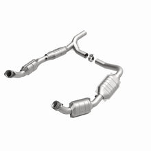 Load image into Gallery viewer, MagnaFlow Direct Fit Catalytic Converter 07-08 Ford E-150 4.6L