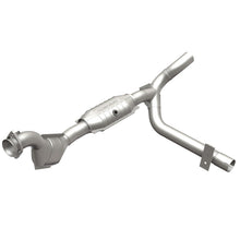 Load image into Gallery viewer, MagnaFlow Direct Fit Catalytic Converter 01 Ford Trucks 4.6L