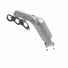 Load image into Gallery viewer, MagnaFlow Direct Fit Catalytic Converter 04-05 Suz Verona2.5 Manifold Rear