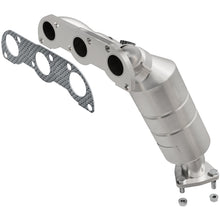 Load image into Gallery viewer, MagnaFlow Direct Fit Catalytic Converter 04-05 Suzuki Verona 2.5L