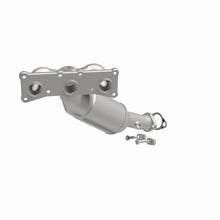 Load image into Gallery viewer, MagnaFlow California DF Catalytic Conv 07-13 BMW 328i L6 3.0LGAS 3.75in Inlet 4in Outlet 2in Dia
