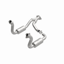 Load image into Gallery viewer, MagnaFlow DF Cat Conv 08-10 Ford F-250/F-250 SD/F-350/F-350 SD 5.4L/6.8L/F-450 SD 6.8L Y-Pipe Assy