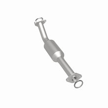 Load image into Gallery viewer, MagnaFlow Direct Fit Catalytic Converter OEM 2003-2004 Toyota Tundra Underbody - 28.75in Length