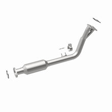 Load image into Gallery viewer, MagnaFlow Direct Fit Catalytic Converter California Grade 96-98 Toyota 4Runner 2.7L