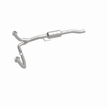 Load image into Gallery viewer, MagnaFlow Direct Fit Catalytic Converter 00 Dodge Durango 5.2/5.9L