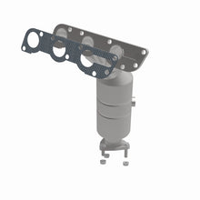 Load image into Gallery viewer, MagnaFlow Direct Fit Catalytic Converter 04-05 Suzuki Verona 2.5L