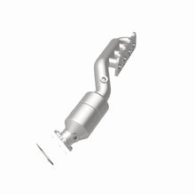 Load image into Gallery viewer, MagnaFlow Direct Fit Catalytic Converter 02-04 VW Passat 4.0L