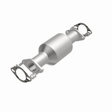 Load image into Gallery viewer, MagnaFlow Direct Fit Catalytic Converter 03-06 Kia Sorento 3.5L Rear (49 State)