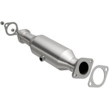 Load image into Gallery viewer, MagnaFlow Direct Fit Catalytic Conv OEM Grade Federal EPA Compliant 10-13 Kia Forte / Forte Koup