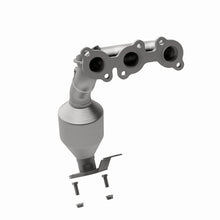 Load image into Gallery viewer, MagnaFlow Direct Fit Catalytic Converter 08-09 Toyota Highlander 3.3L