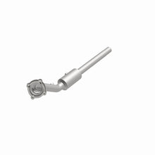 Load image into Gallery viewer, MagnaFlow Direct Fit Catalytic Converter 2003 Volkswagen Golf 1.8L