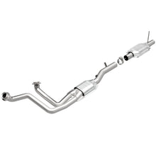Load image into Gallery viewer, MagnaFlow Direct Fit Catalytic Converter 96 Ford F-150 4.9L I-6