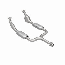 Load image into Gallery viewer, MagnaFlow Direct Fit Catalytic Converter 01-04 Ford Mustang 3.8L CA