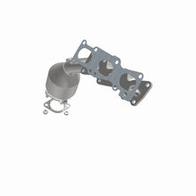 Load image into Gallery viewer, MagnaFlow Direct Fit Catalytic Converter 2007-2009 Sorento 3.3 3.8 L Manifold