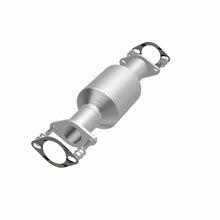 Load image into Gallery viewer, MagnaFlow Direct Fit Catalytic Converter 03-06 Kia Sorento 3.5L Rear (49 State)