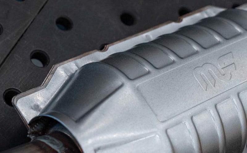 MagnaFlow Universal Catalytic Converter 2.00in Angled In/Out Frnt CA