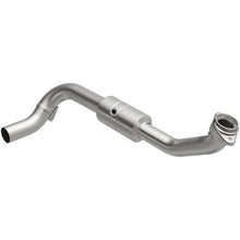 Load image into Gallery viewer, MagnaFlow Direct Fit Catalytic Converter 05-06 Lincoln Navigator 5.4L
