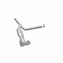 Load image into Gallery viewer, MagnaFlow Direct Fit Catalytic Converter 04-05 Ford F-150 5.4L P/S 2WD (Excl 04 Heritage Edition)