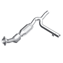 Load image into Gallery viewer, MagnaFlow Direct Fit Catalytic Converter 01-03 Ford F150 5.4L Passenger Side