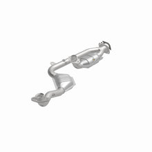 Load image into Gallery viewer, MagnaFlow Direct Fit Catalytic Converter 99-01 Continental 4.6L 50S