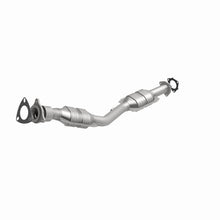 Load image into Gallery viewer, MagnaFlow Direct Fit Catalytic Converter 07-10 Saturn VUE 2.4L
