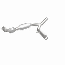 Load image into Gallery viewer, MagnaFlow Direct Fit Catalytic Converter 04-05 Ford F-150 5.4L P/S 2WD (Excl 04 Heritage Edition)