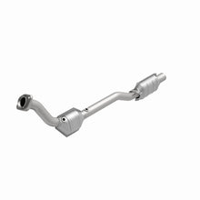 Load image into Gallery viewer, MagnaFlow Direct Fit Catalytic Converter 99-01 Ford Explorer 5.0L