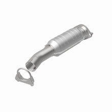 Load image into Gallery viewer, MagnaFlow Direct Fit Catalytic Converter 04 Toyota Sienna 3.3L