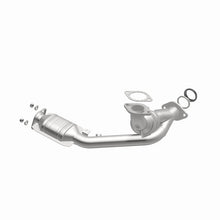 Load image into Gallery viewer, MagnaFlow Direct Fit Catalytic Converter 01-02 Mitsu Montero 3.5L