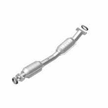 Load image into Gallery viewer, MagnaFlow Direct Fit Catalytic Converter 07-12 Nissan Versa 1.8L