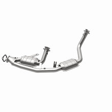 Load image into Gallery viewer, MagnaFlow Direct Fit Catalytic Converter Taurus 96-99 3.0L