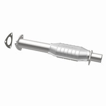 Load image into Gallery viewer, MagnaFlow Direct Fit Catalytic Converter 95-98 GM S10 Pickup 4.3L