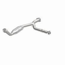 Load image into Gallery viewer, MagnaFlow Direct Fit Catalytic Converter 03-05 Ford Expedition/05-06 Lincoln Navigator 5.4L P/S